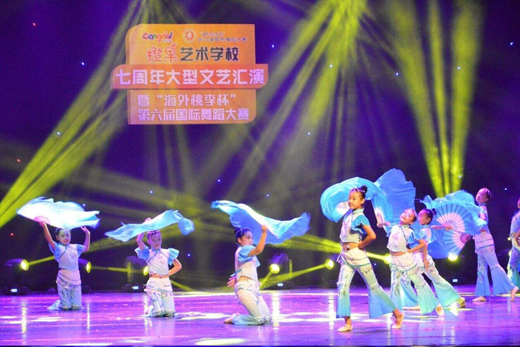 校園文藝匯演效果太單調？試試舞臺燈光設備租賃服務吧