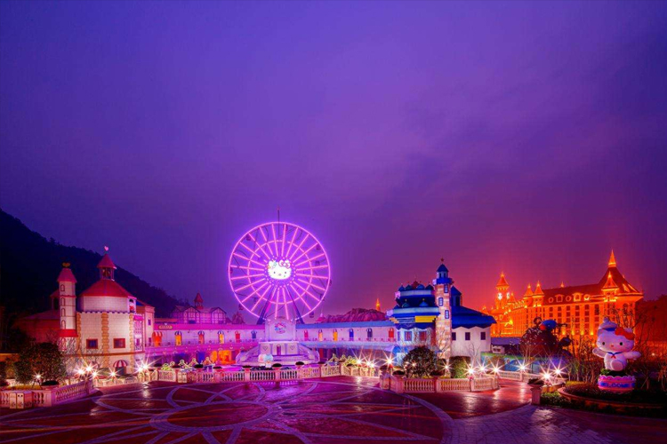 Hello Kitty樂園夜公園燈光音樂噴泉