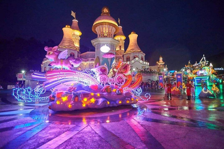 Hello Kitty樂園夜公園燈光音樂噴泉